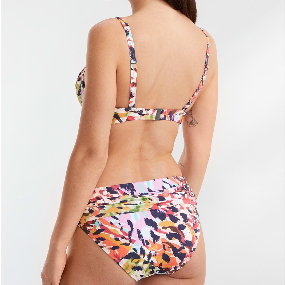 BLEU ROD BEATTIE
Party Animal Sarong Hipster Bikini Bottom NWT SIZE 6 - Picture 6 of 7